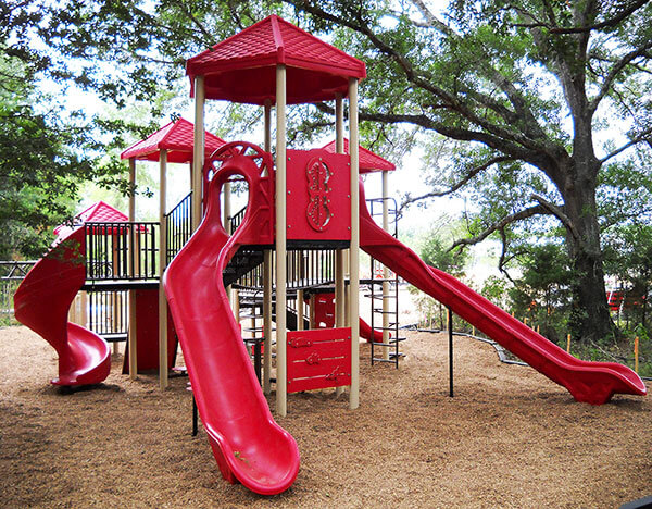 Featured image for the outdoor playground slide guide