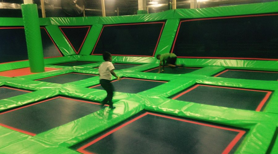 Featured image for the trampoline park edison nj guide