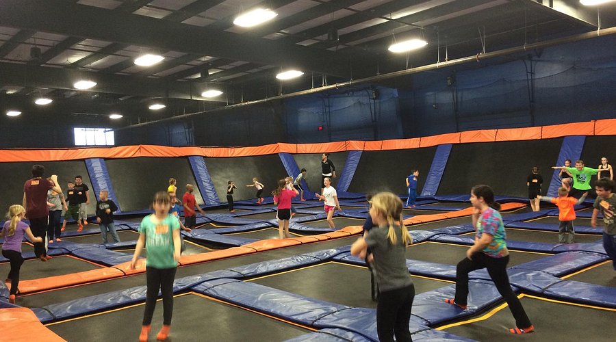 Featured image for the trampoline park indianapolis guide
